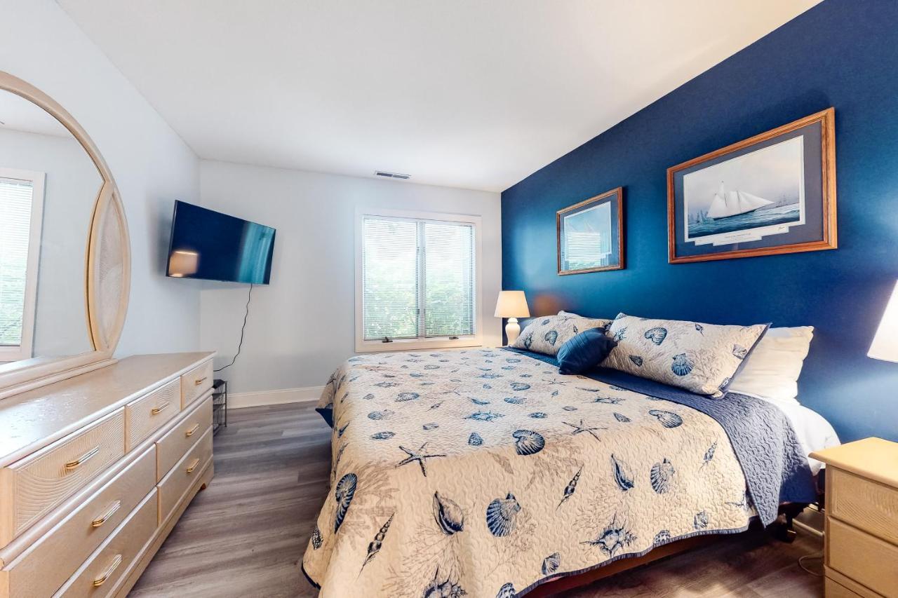 East Of The Sun --- 40026 E Sun Dr Unit 611